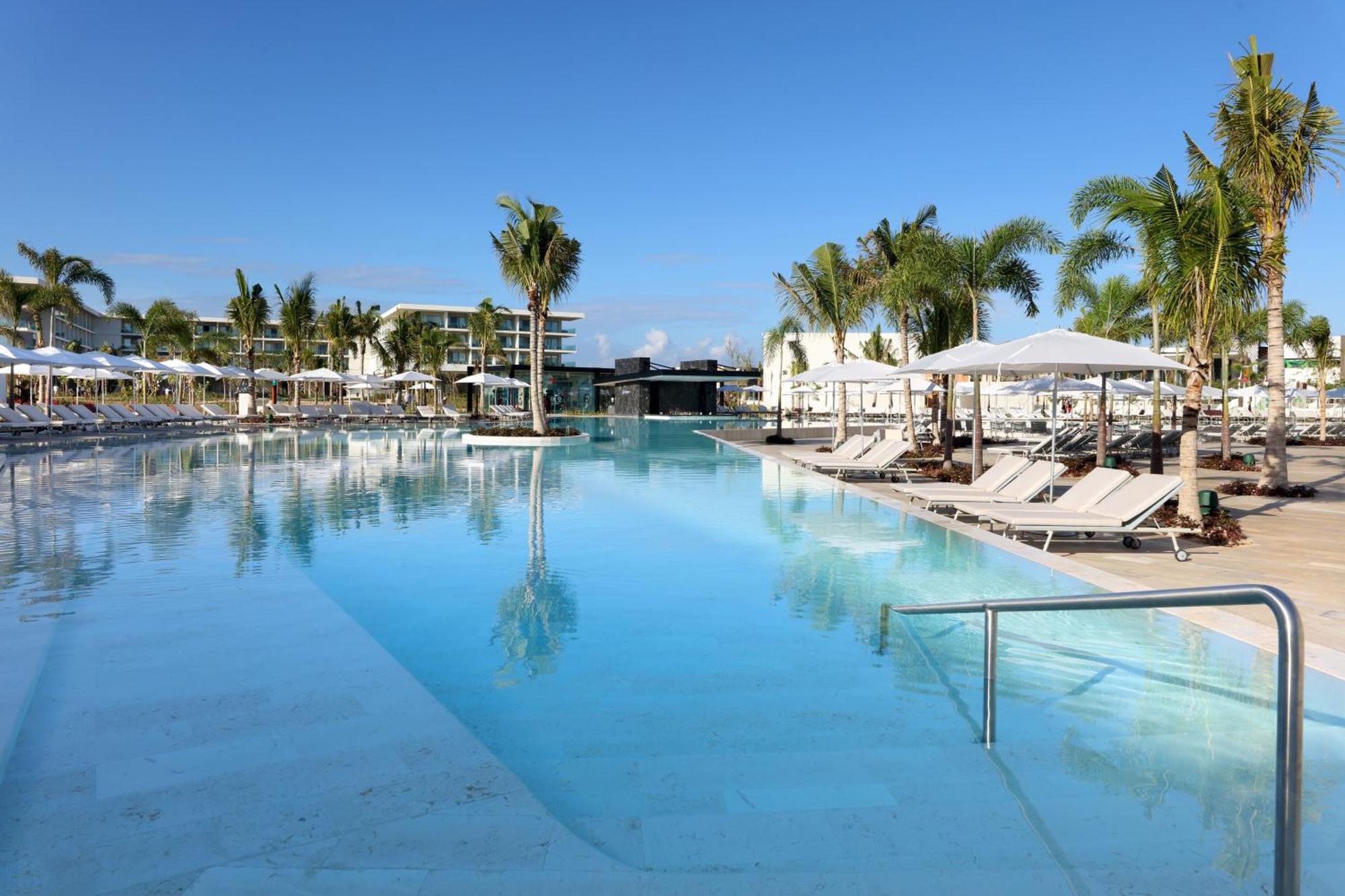 Family Selection At Grand Palladium Select Costa Mujeres Cancun Exterior photo