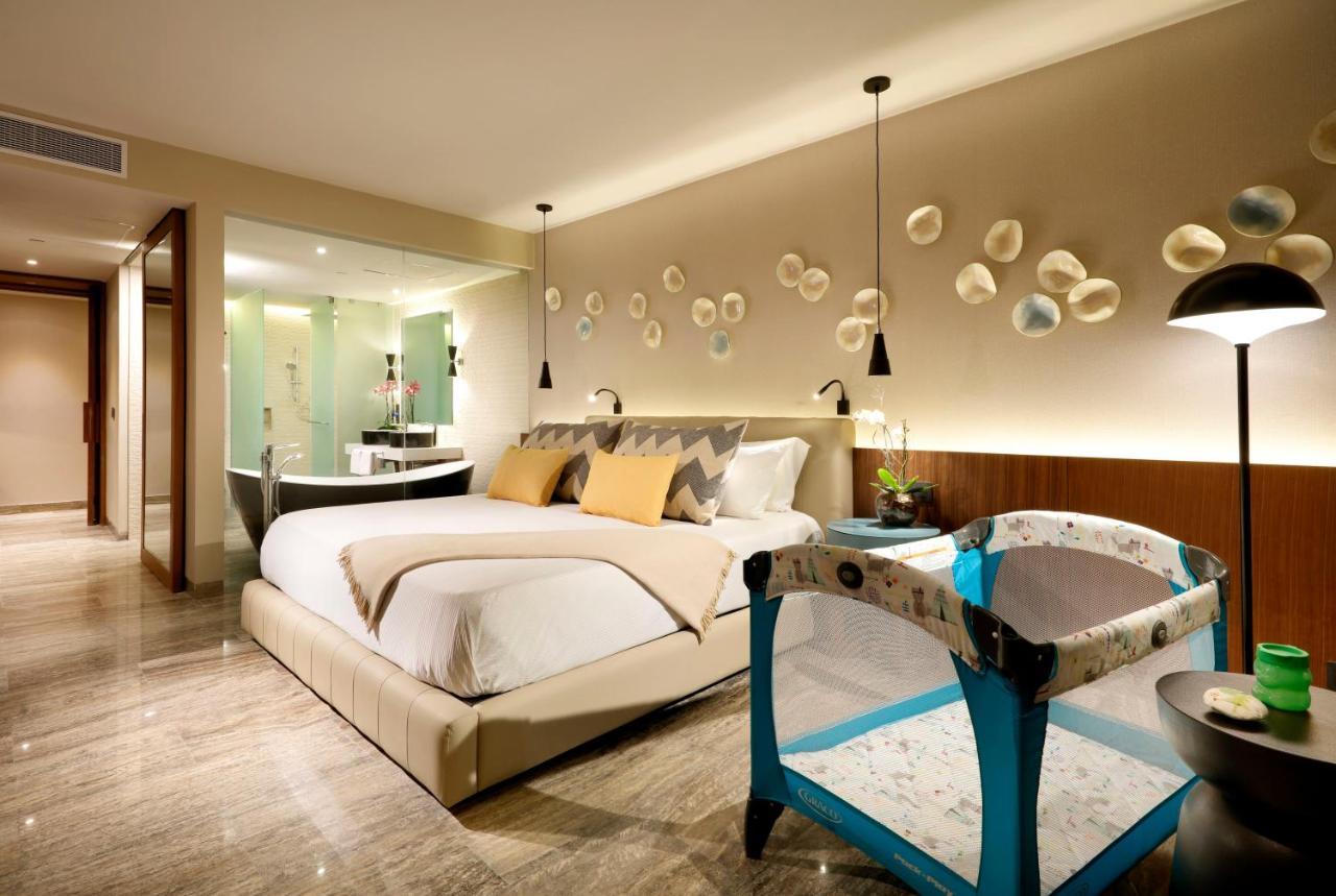Family Selection At Grand Palladium Select Costa Mujeres Cancun Exterior photo